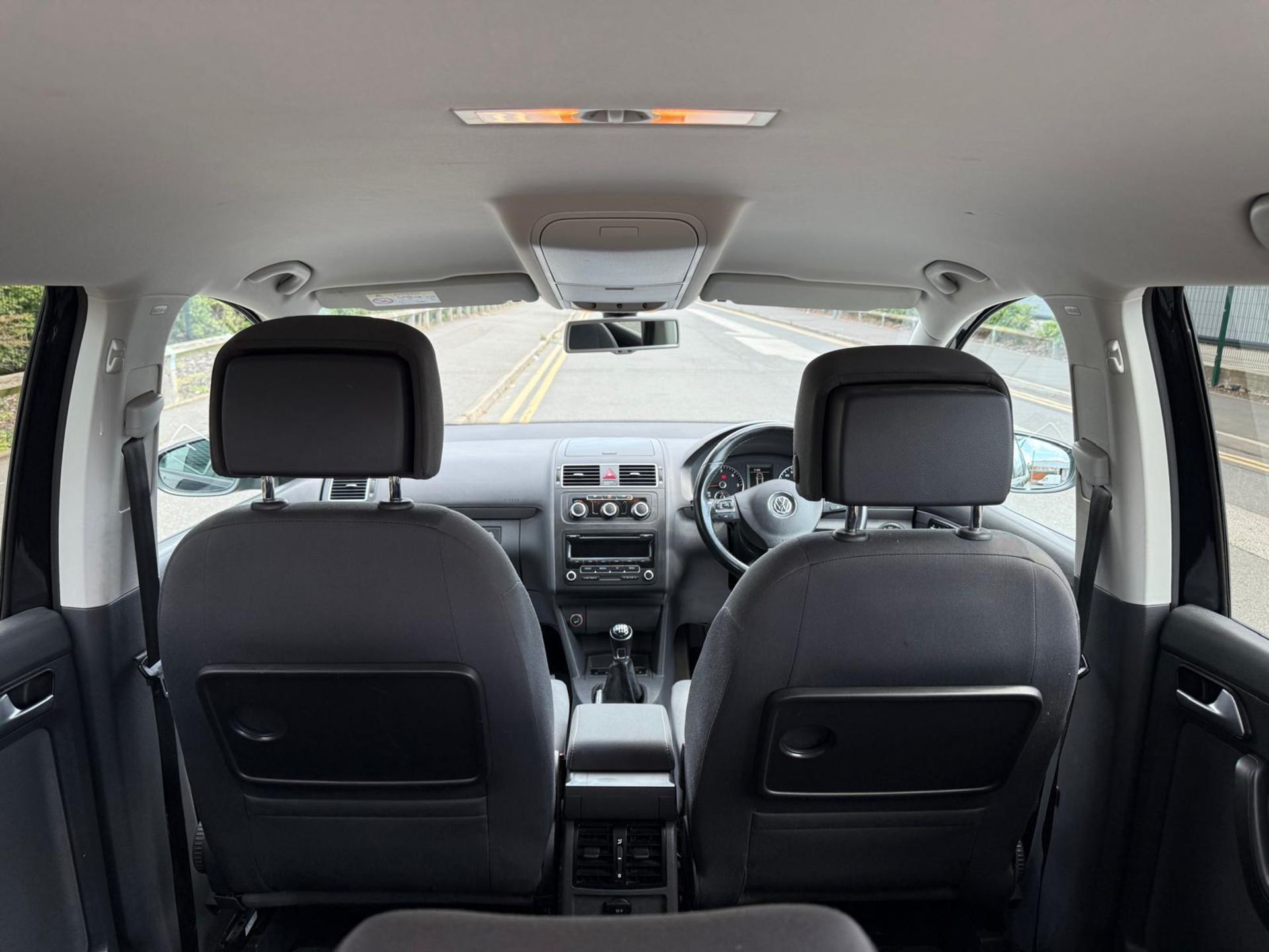 2014 VOLKSWAGEN TOURAN SE BLUE TECH TDI – 1.6 DIESEL – MANUAL – 7 SEATER >>--NO VAT ON HAMMER--<< - Image 40 of 41