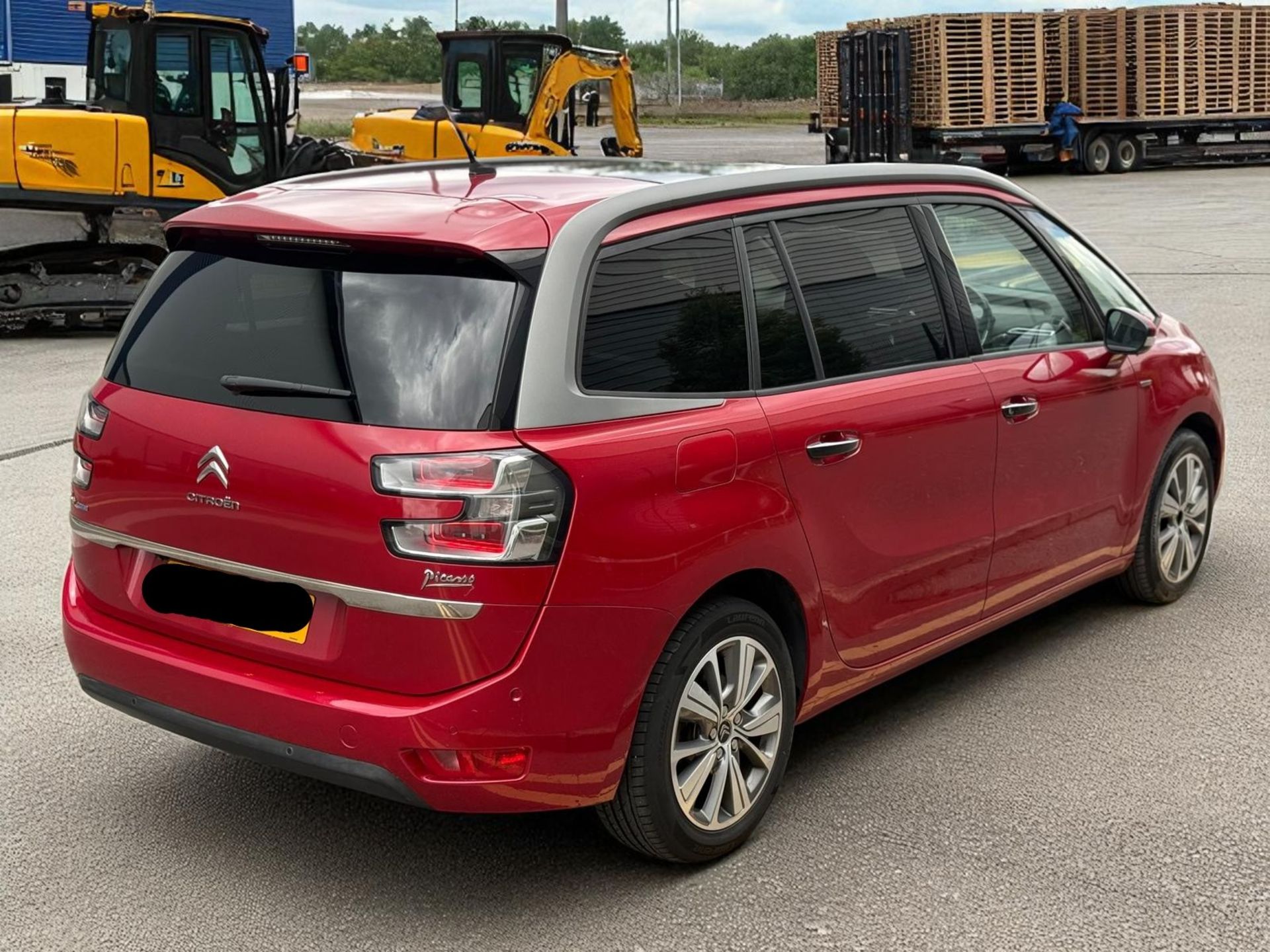 2016 CITROËN GRAND C4 PICASSO EXCLUSIVE+ 1.6 BLUEHDI– 96K MILES – RED >>--NO VAT ON HAMMER--<< - Image 6 of 39