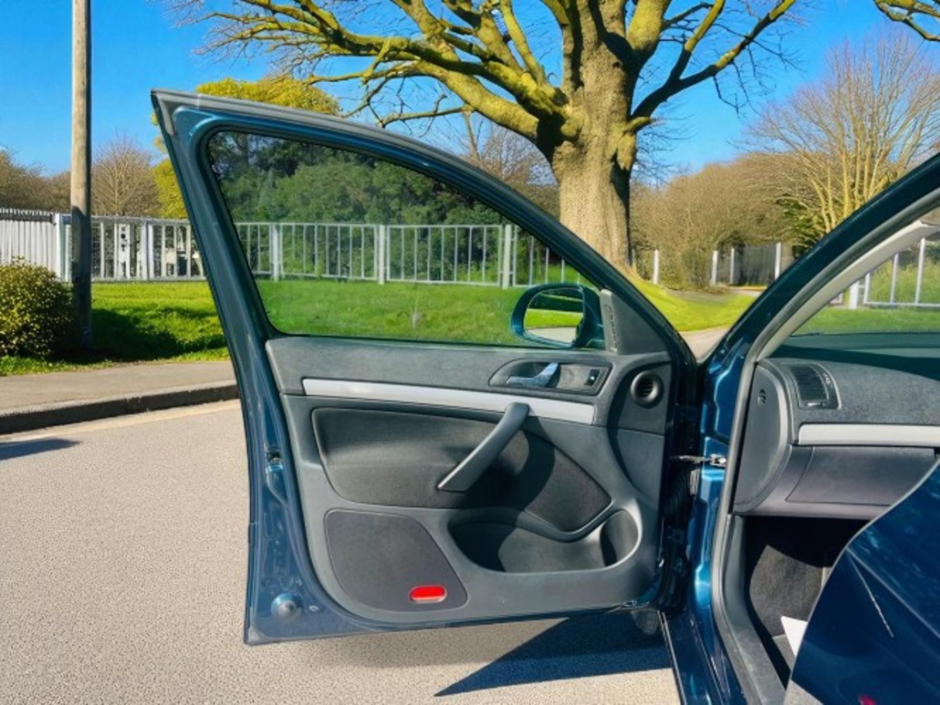 2012 SKODA OCTAVIA 1.6 TDI ELEGANCE DSG – 5DR ESTATE >>--NO VAT ON HAMMER--<< - Image 10 of 41