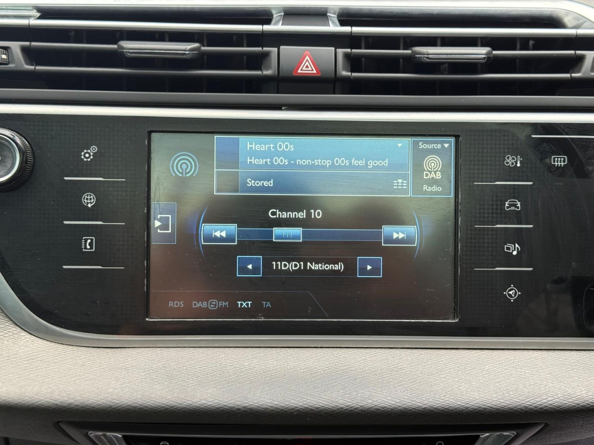 2016 CITROËN GRAND C4 PICASSO EXCLUSIVE+ 1.6 BLUEHDI– 96K MILES – RED >>--NO VAT ON HAMMER--<< - Image 15 of 39