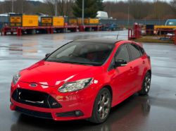 2012 FORD FOCUS ST-2 TURBO – 2.0 PETROL – MANUAL – RED – 104K MILES >>--NO VAT ON HAMMER--<<
