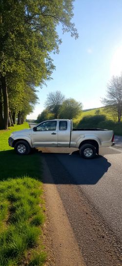 2010 TOYOTA HILUX HL2 D-4D 4X4 ECB | 2.5 DIESEL | MANUAL | 4 SEATS >>--NO VAT ON HAMMER--<<