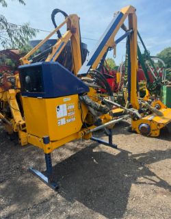 2008 BOMFORD HAWK 5.4M HEDGECUTTER