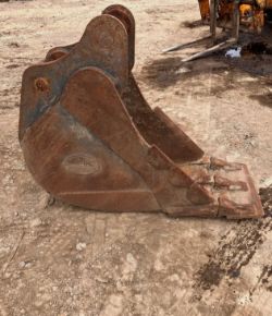 STRICKLAND 2FT DIGGING BUCKET – 80MM PINS – EXCAVATOR ATTACHMENT