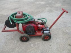 BRIGGS & STRATTON V-TWIN ENGINE PRESSURE WASHER – 220 BAR / 25 LPM