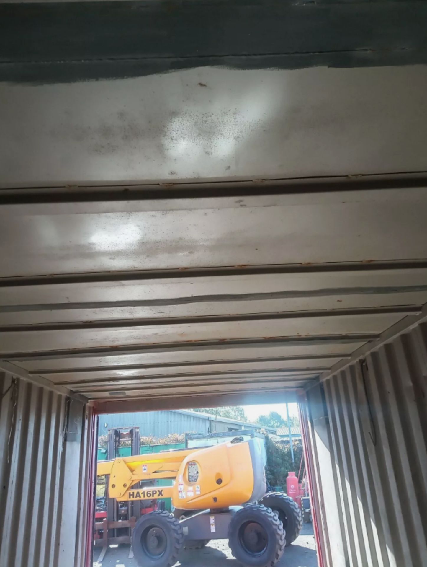 20FT X 8FT SECURE SHIPPING CONTAINER – CANTEEN / OFFICE - Image 13 of 14