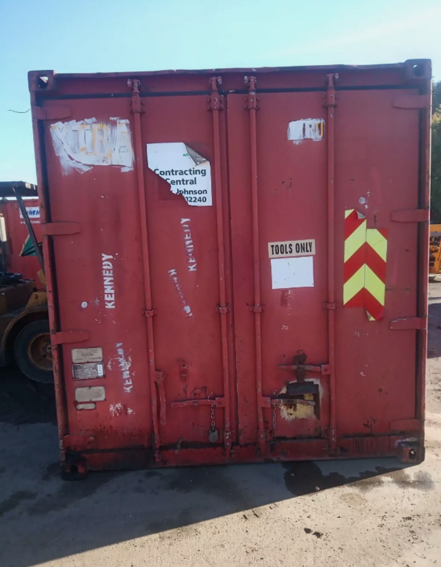 20FT X 8FT SECURE SHIPPING CONTAINER – CANTEEN / OFFICE - Image 6 of 14