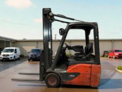 2014 LINDE E16C-02 ELECTRIC 3-WHEEL FORKLIFT**(INCLUDES CHARGER)**