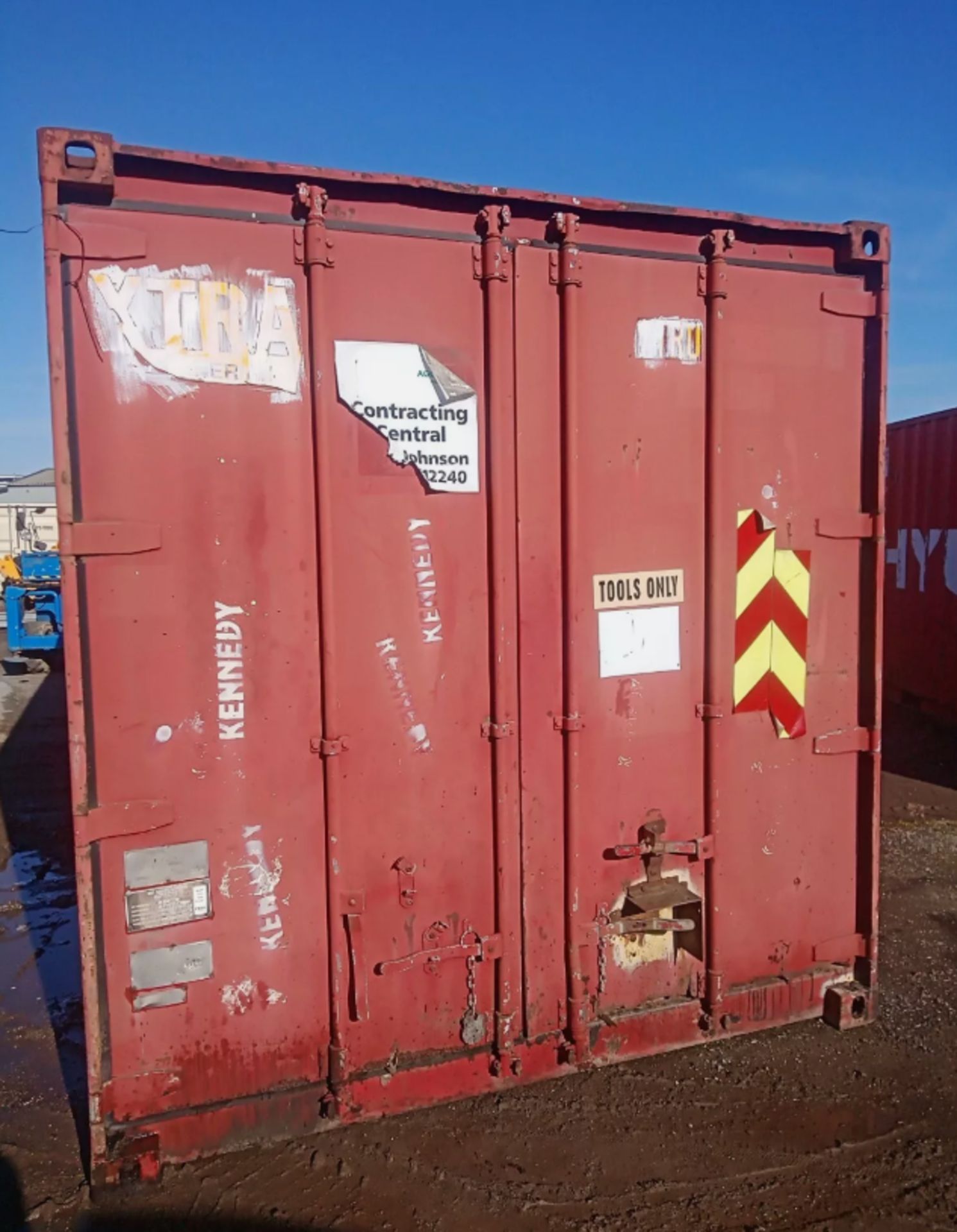 20FT X 8FT SECURE SHIPPING CONTAINER – CANTEEN / OFFICE - Image 10 of 14