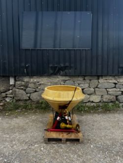 VICON 302 VARISPREADER SUPERFLOW FERTILISER / SEED SPREADER – TRACTOR MOUNTED