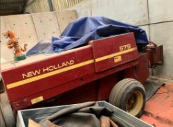 NEW HOLLAND 575 CONVENTIONAL SQUARE BALER