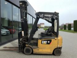 2015 CAT EP18CPN 4-WHEEL ELECTRIC FORKLIFT – 1,800KG CAPACITY **(INCLUDES CHARGER)**