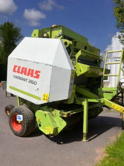 CLAAS VARIANT 260 ROUND BALER