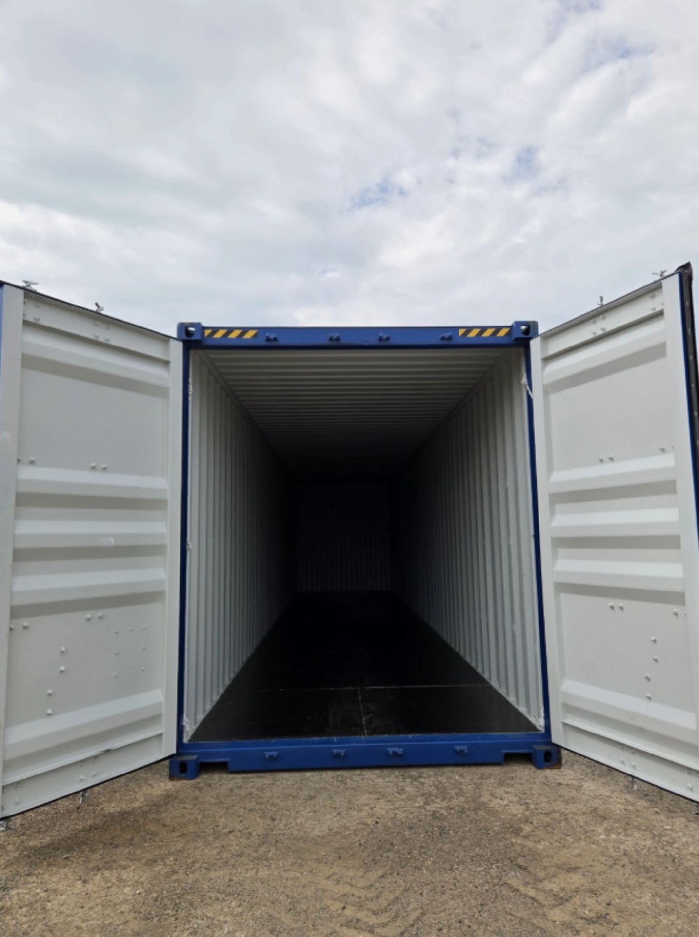 40FT SHIPPING CONTAINERS – 2025 ONE TRIP UNITS - Image 11 of 17