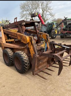 CASE SKID STEER WITH GRAB
