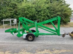 UPRIGHT TL33 TOWABLE CHERRY PICKER