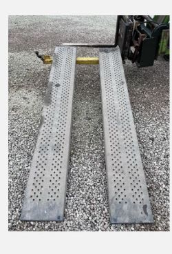 IFOR WILLIAMS 8FT STEEL LOADING RAMPS