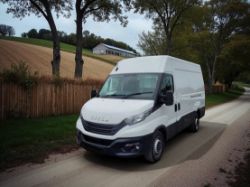 **(ONLY 30K MILEAGE)** 2023 IVECO DAILY 35S14B MWB 2.3 DIESEL VAN