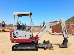 TAKEUCHI TB216 1.8T MINI EXCAVATOR – 2021 – 947 HOURS