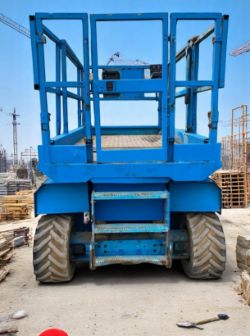 2006 GENIE GS-2668 SCISSOR LIFT – 9.9M WORKING HEIGHT – DIESEL – 4X4 – SELF PROPELLED