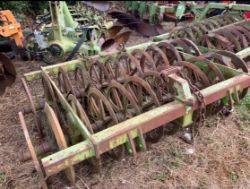 DOWDESWELL PRESS WITH HYDRAULIC PRESS ARM