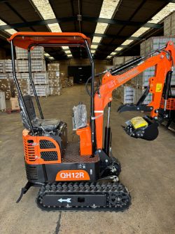 AGT QH12R MINI EXCAVATOR, RUBBER TRACKS, BACK FILL BLADE, MANUAL THUMB, CANOPY