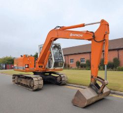 HITACHI EX60 DIGGER EXCAVATOR – 6 TON