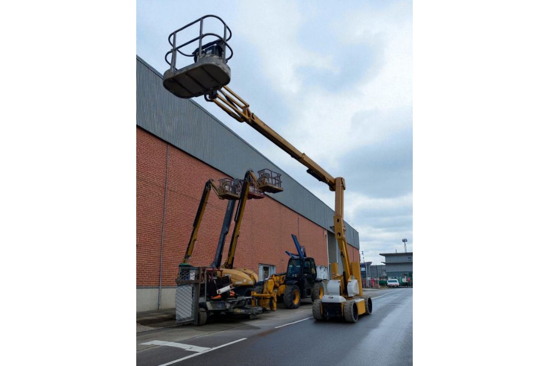 2014 NIFTYLIFT HR15 CHERRY PICKER – 15.5M WORKING HEIGHT, DIESEL & BATTERY - Image 4 of 15