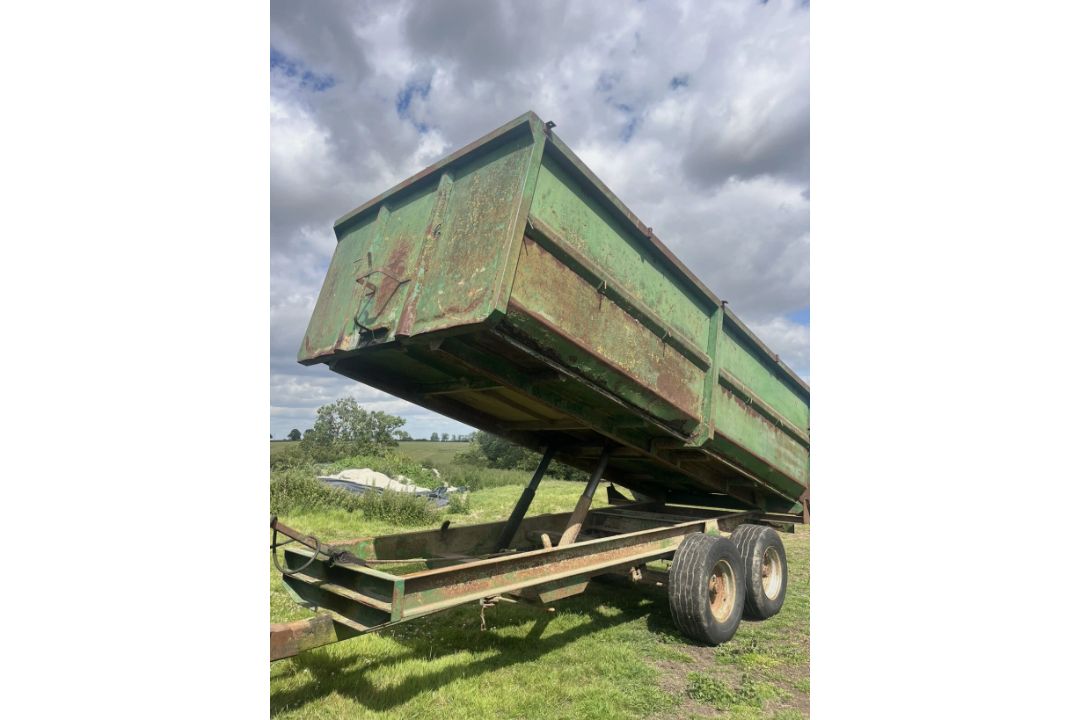DOUBLE AXLE MUCK/GRAIN TIPPING TRAILER – TWIN RAMS – AGRICULTURAL USE - Image 5 of 7