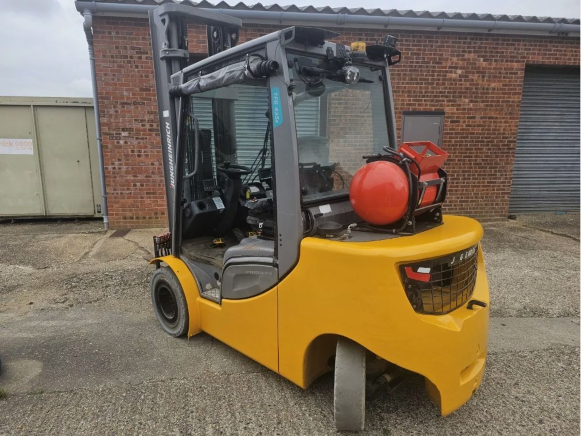 2017 JUNGHEINRICH DFG535S LPG FORKLIFT – 3.5 TON LIFT - Image 3 of 5