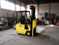 **(INCLUDES CHARGER)**HYSTER A1.0XL ELECTRIC FORKLIFT - 3 WHEEL | 1,000KG CAPACITY