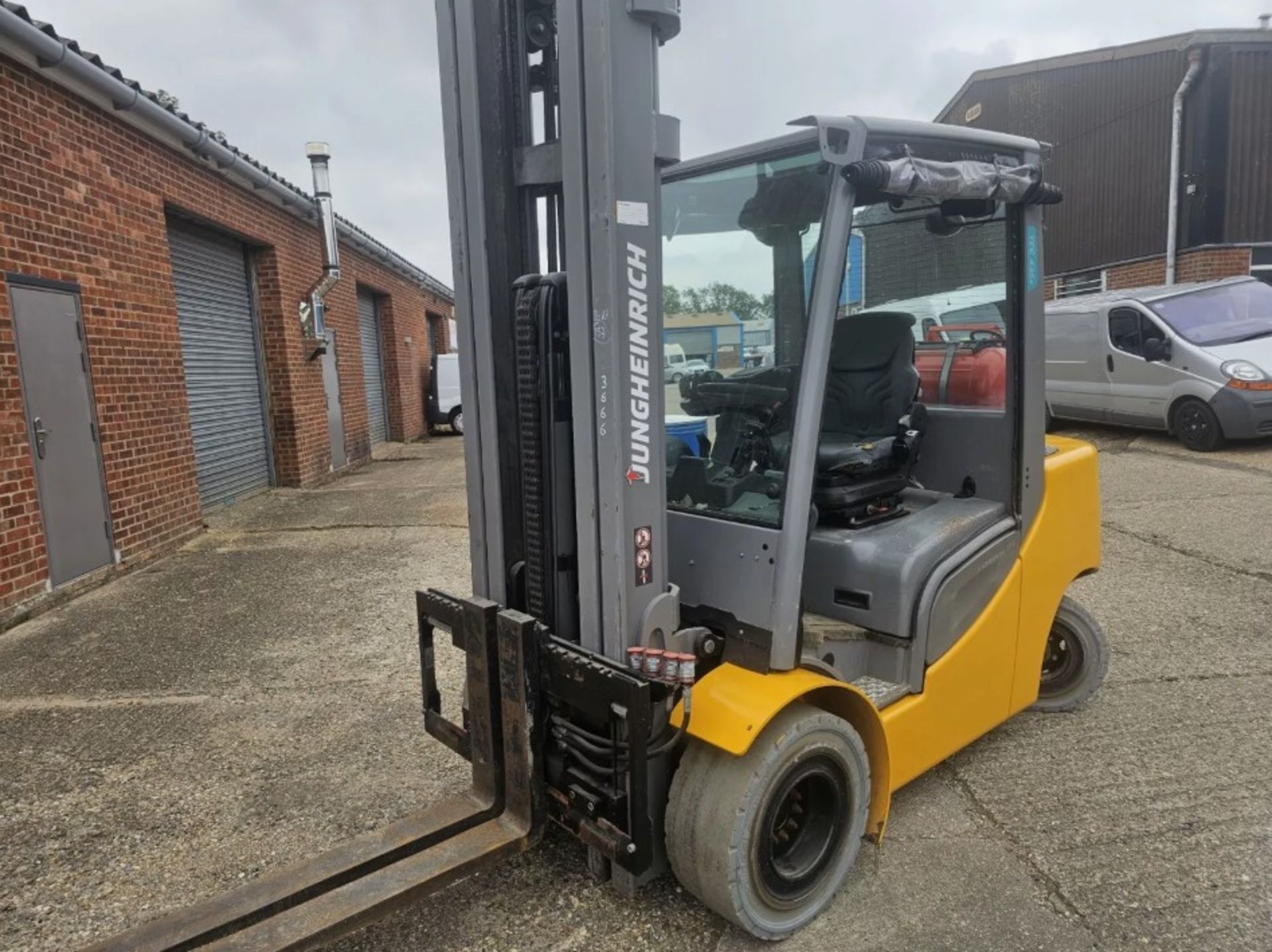 2017 JUNGHEINRICH DFG535S LPG FORKLIFT – 3.5 TON LIFT - Image 5 of 5