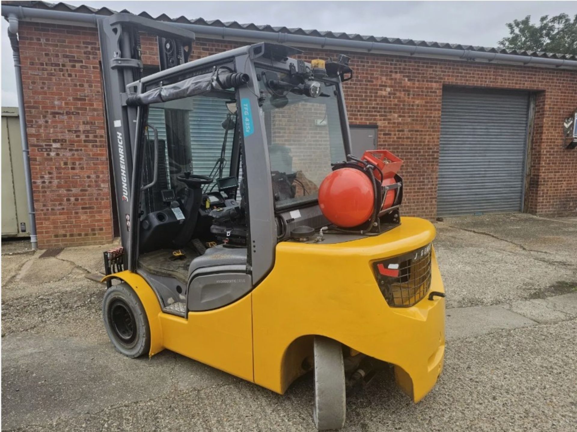 2017 JUNGHEINRICH DFG535S LPG FORKLIFT – 3.5 TON LIFT - Image 4 of 5