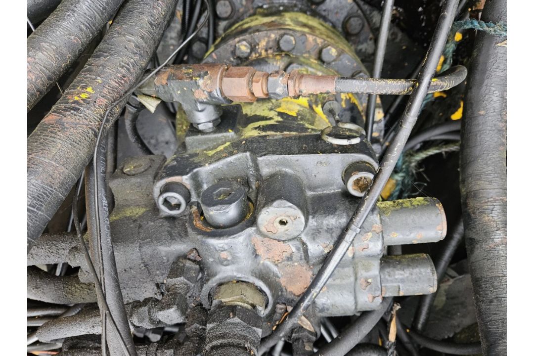 JCB JS200 / JS220 SLEW GEARBOX – 1997 – SQUARE BACK TYPE - Image 4 of 4