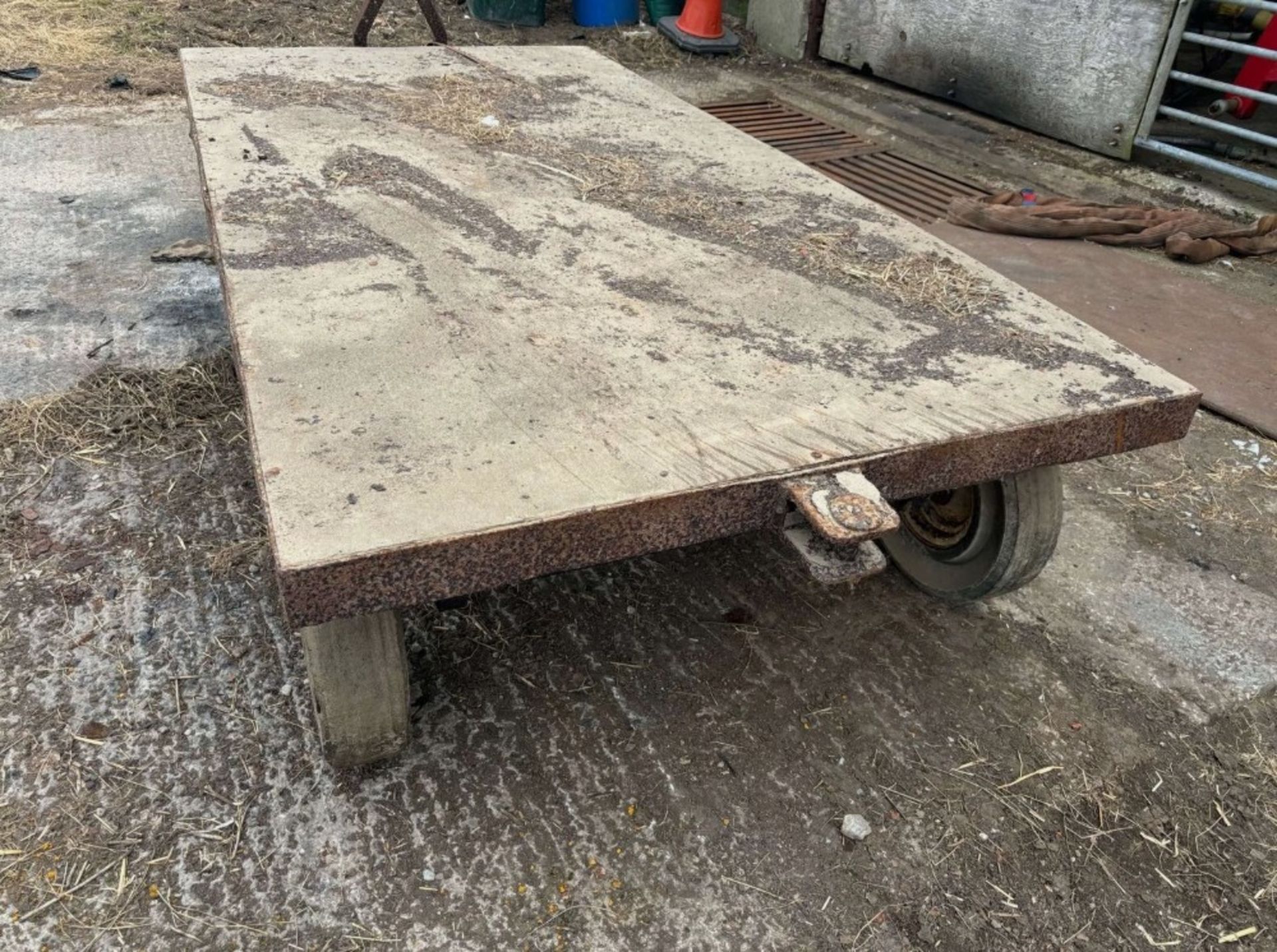 8FT X 4FT TOWABLE 4-WHEEL DOLLY TROLLEY – ANTIQUE RESTORATION PROJECT - Image 4 of 4