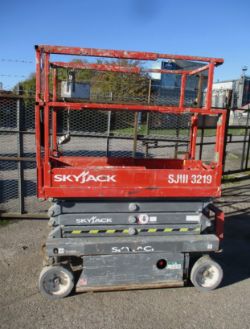 2014 SKYJACK SJ3219 CHERRY PICKER – SCISSOR LIFT ACCESS PLATFORM