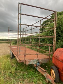 25FT BALE TRAILER