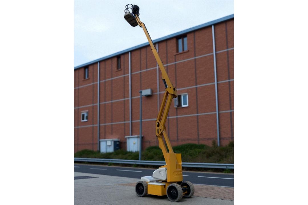 2014 NIFTYLIFT HR15 CHERRY PICKER – 15.5M WORKING HEIGHT, DIESEL & BATTERY - Image 5 of 15