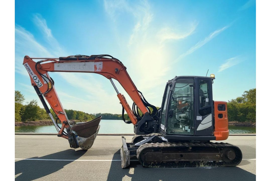 2018 HITACHI ZX85USB-5A 8 TONNE EXCAVATOR – QUICK HITCH – 2 BUCKETS – BLADE - Image 5 of 14