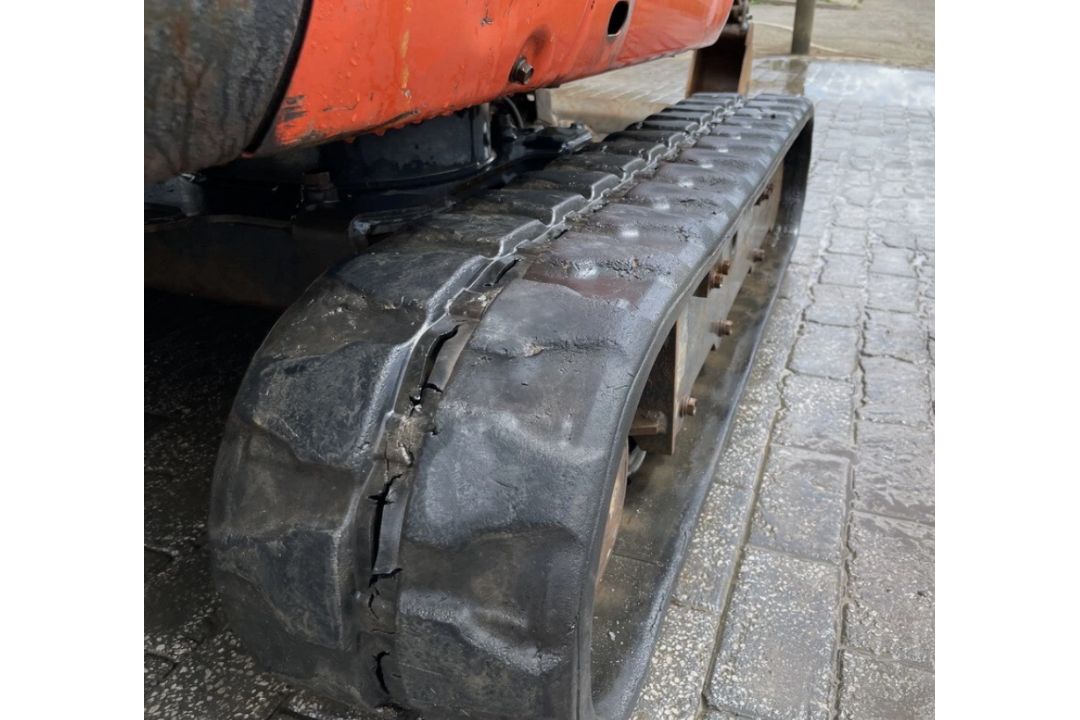 2017 KUBOTA KX016-4 1.6T MINI EXCAVATOR – FULL CAB – QUICK HITCH - Image 8 of 13