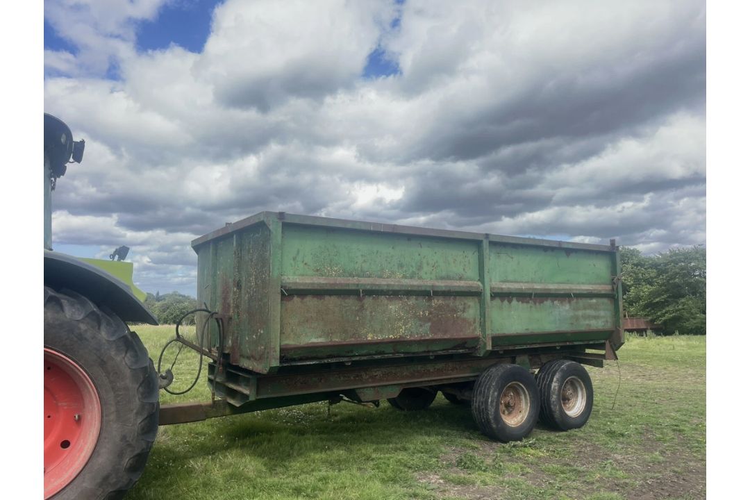 DOUBLE AXLE MUCK/GRAIN TIPPING TRAILER – TWIN RAMS – AGRICULTURAL USE - Image 1 of 7