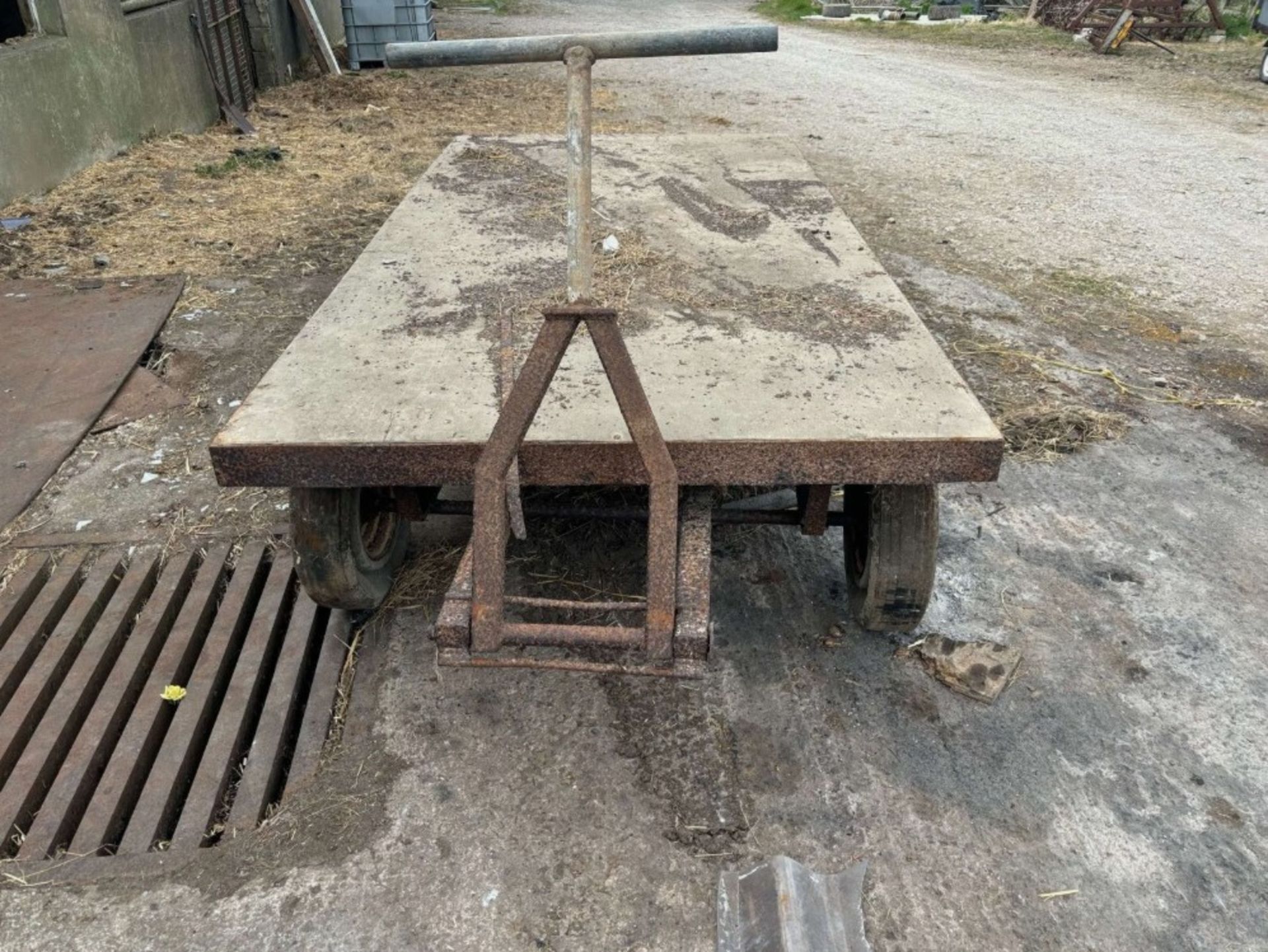 8FT X 4FT TOWABLE 4-WHEEL DOLLY TROLLEY – ANTIQUE RESTORATION PROJECT - Image 2 of 4