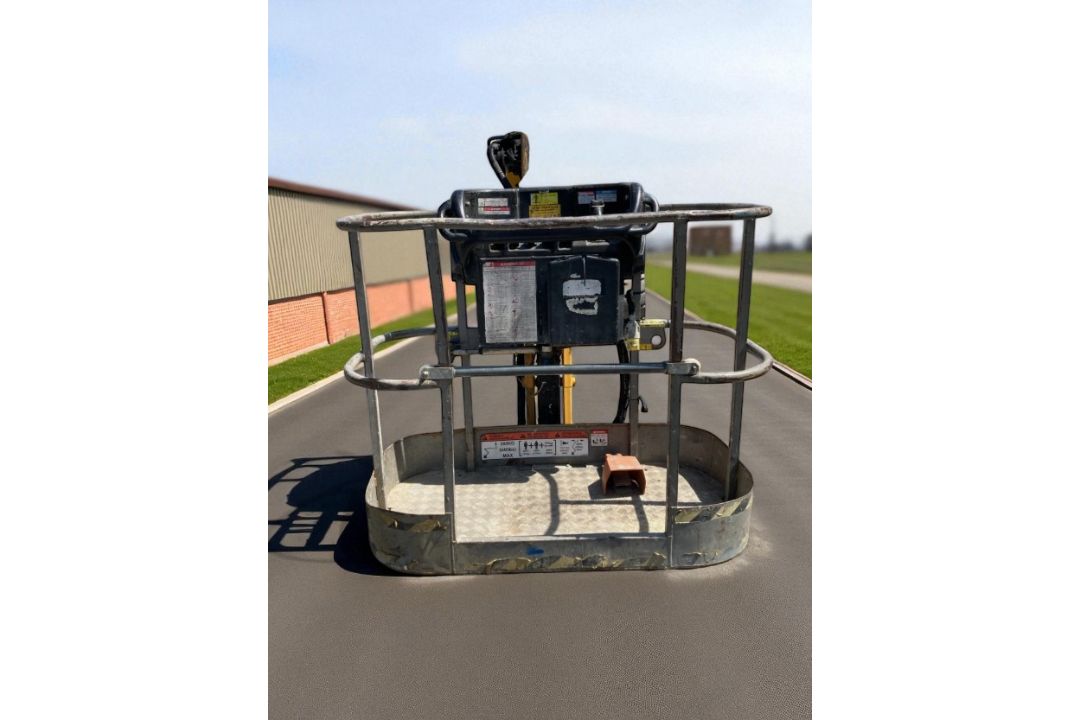 2014 NIFTYLIFT HR15 CHERRY PICKER – 15.5M WORKING HEIGHT, DIESEL & BATTERY - Image 9 of 15