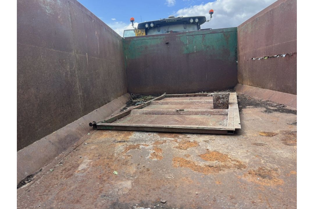 DOUBLE AXLE MUCK/GRAIN TIPPING TRAILER – TWIN RAMS – AGRICULTURAL USE - Image 3 of 7