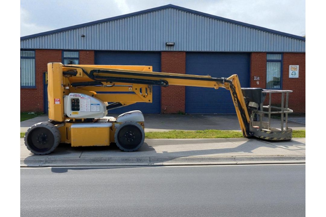2014 NIFTYLIFT HR15 CHERRY PICKER – 15.5M WORKING HEIGHT, DIESEL & BATTERY - Image 2 of 15