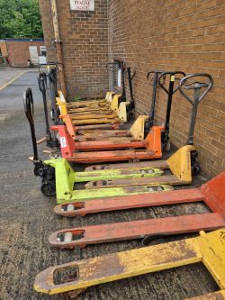 JOBLOT OF PALLET TRUCKS PUMP TRUCKS