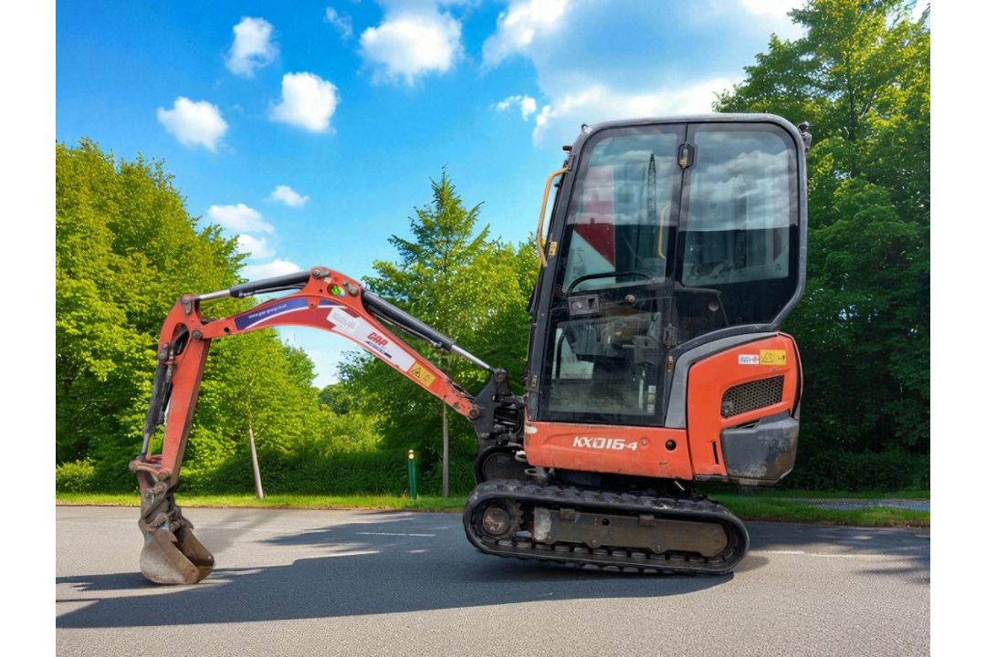 2017 KUBOTA KX016-4 1.6T MINI EXCAVATOR – FULL CAB – QUICK HITCH - Image 4 of 13