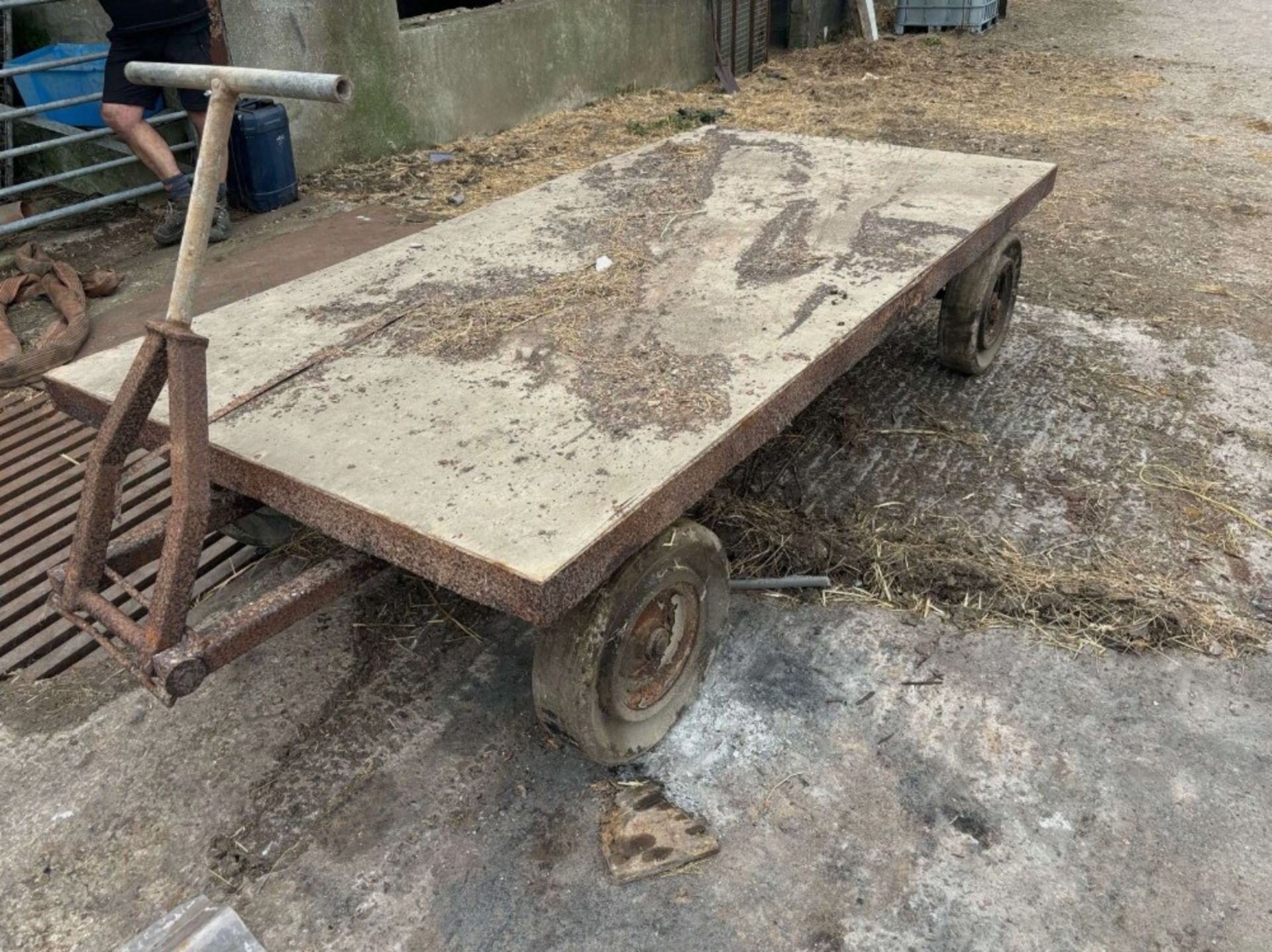 8FT X 4FT TOWABLE 4-WHEEL DOLLY TROLLEY – ANTIQUE RESTORATION PROJECT - Image 3 of 4
