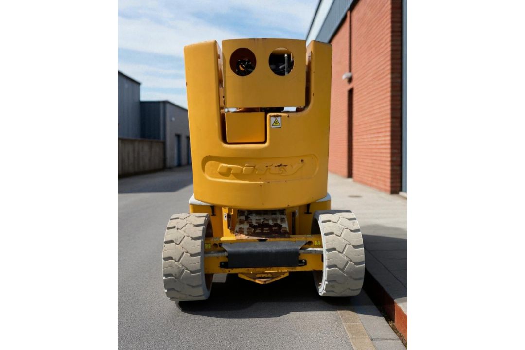 2014 NIFTYLIFT HR15 CHERRY PICKER – 15.5M WORKING HEIGHT, DIESEL & BATTERY - Image 12 of 15