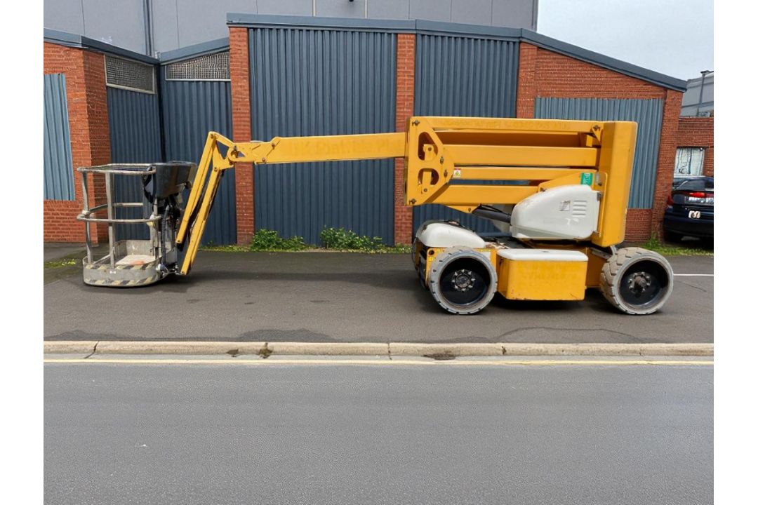 2014 NIFTYLIFT HR15 CHERRY PICKER – 15.5M WORKING HEIGHT, DIESEL & BATTERY - Image 1 of 15